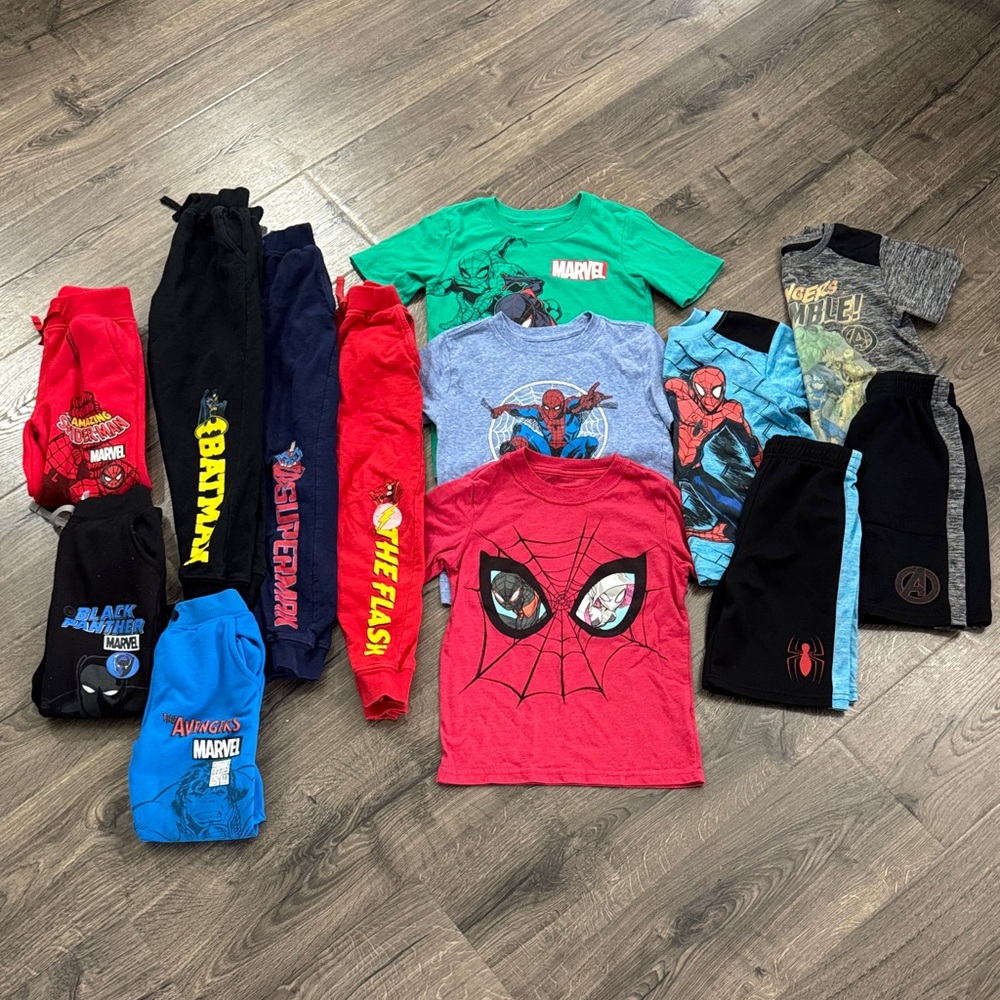 Marvel/ Justice League Boys Sz 5 Spider Man Batman Hulk Superman Avengers Bundle